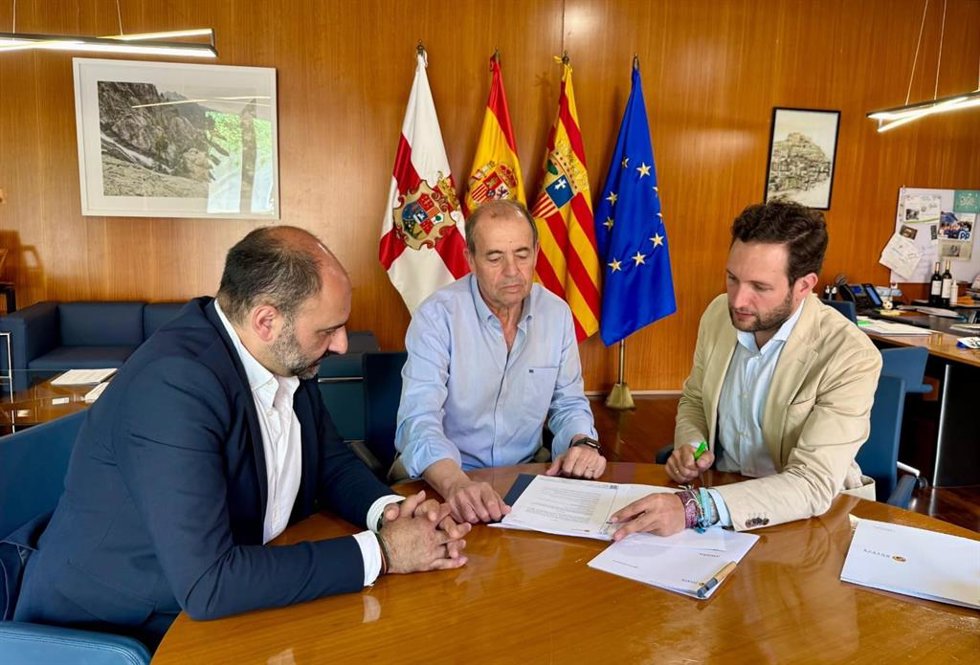Isaac Claver y Fernando Torres en la reunión mantenida con José Ignacio Castaño.