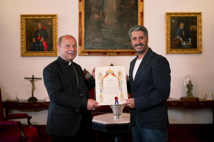 The Document Signed by León XIV Certifying His Visit to La Laguna, Held by the Municipal Archive