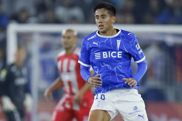 Futbol, Universidad Catolica vs Union La Calera. Fecha 10, Liga de Primera 2026. El jugador de Universidad Catolica Matias Palavecino es fotografiado durante el partido de la Liga de Primera contra Union La Calera disputado en el Claro Arena de Santiago,