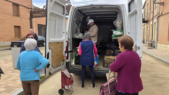 Comercio de proximidad en un pueblo de Palencia.