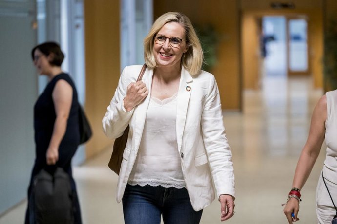 Archivo - La presidenta de Asufin, Patricia Suárez, a su llegada a una reunión con las patronales bancarias, las asociaciones de usuarios financieros y el gobernador del Banco de España, a 29 de junio de 2023, en Madrid (España). 