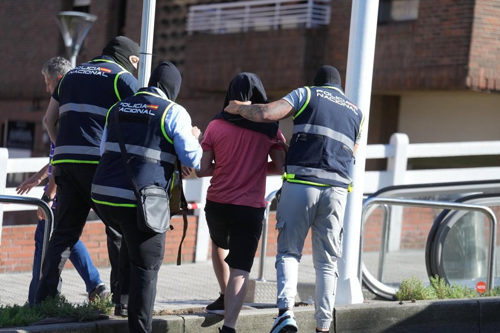 Policía realiza registros en Bilbao y Getxo tras la detención de dos personas por su supuesta relación con Hezbolá