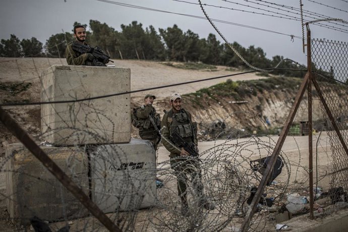 Archivo - Arquivo - Imagem de arquivo de militares israelenses na Cisjordânia.