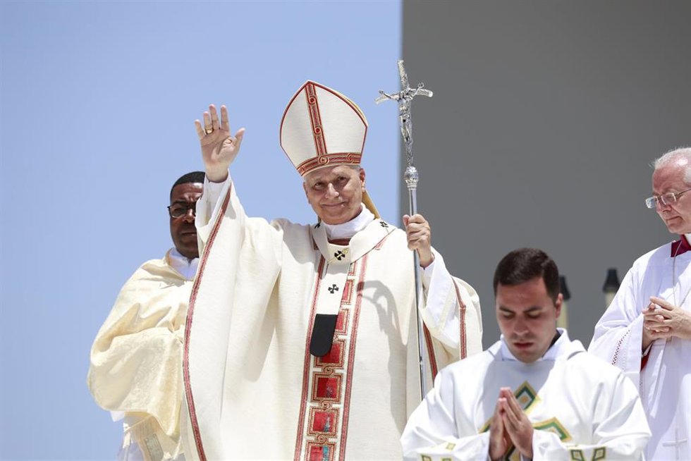 El Papa León XIV preside la celebración de la Santa Misa multitudinaria, a 12 de junio de 2026, en Santa Cruz de Tenerife, Islas Canarias (España). Esta histórica eucaristía al aire libre, desarrollada en la explanada del puerto de la capital tinerfeña, r