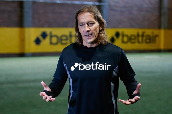 El exfutbolista español Míchel Salgado como embajador de Betfair