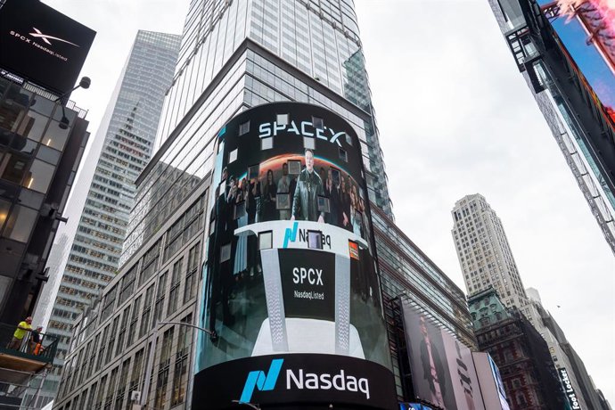 13 de junho de 2026, Nova York, Nova York, Estados Unidos: (NOVO) A oferta pública inicial (IPO) da SpaceX arrecada 5 bilhões na maior estreia de todos os tempos. 12 de junho de 2026, Nova York, Nova York, EUA: O discurso de Elon Mask antes do início do s