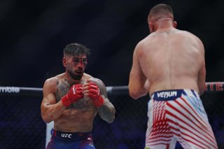 June 14, 2026, Washington, Dc, Dc, USA: Justin Gaethje and Ilia Topuria meet in the octagon for a 5-round bout at UFC Freedom 250 at The White House South Lawn on June 14, 2026 in Las Vegas, NV. (Photo by Louis Grasse/PXImages),Image: 1110349469, License: