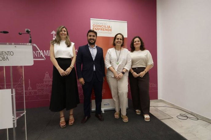 Félix Almagro y Blanca Torrent (centro), en la presentación del Congreso 'Concilia & Emprende'.