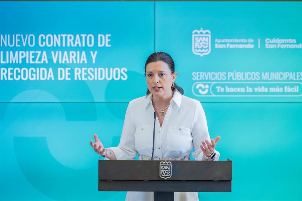 La alcaldesa de San Fernando (Cádiz), Patricia Cavada, en rueda de prensa.