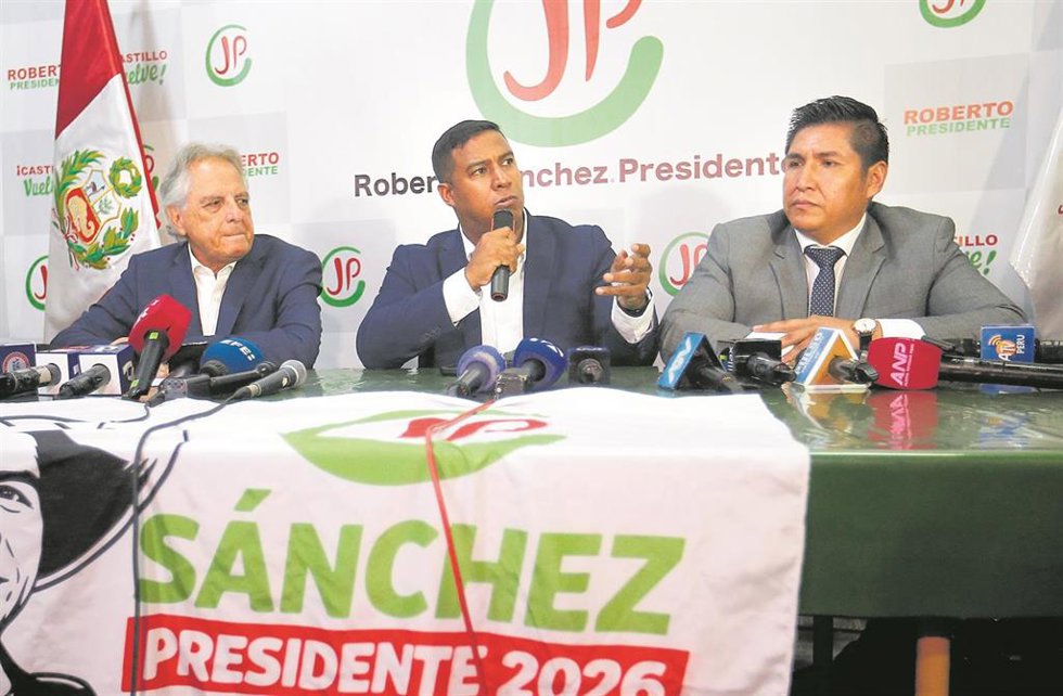 Conferencia de prensa de representantes del partido político Juntos por el Perú.