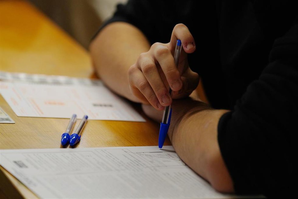 Un estudiante durante la PAU