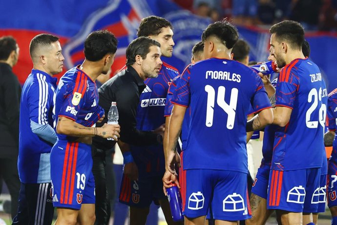 Futbol, Universidad de Chile vs Deportes La Serena Fecha 8, Liga de Primera 2026. El entrenador de Universidad de Chile Fernando Gago es fotografiado durante el partido de la Liga de primera realizado en el estadio Nacional de Santiago,