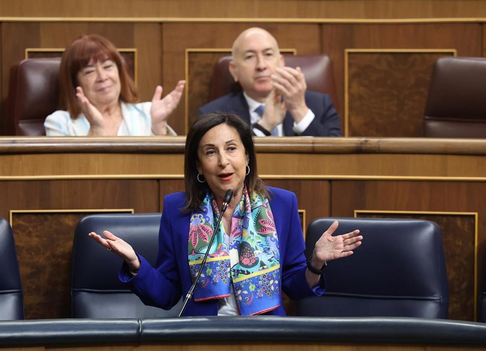 La ministra de Defensa, Margarita Robles, durante una sesión de control al Gobierno, en el Congreso de los Diputados, a 10 de junio de 2026, en Madrid (España).