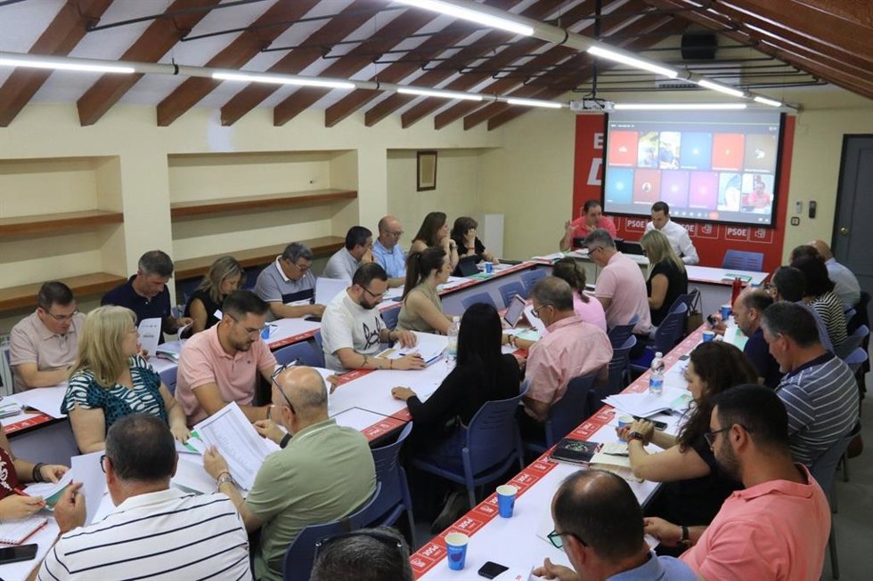 Reunión del PSOE con las agrupaciones de los municipios en la oposición.