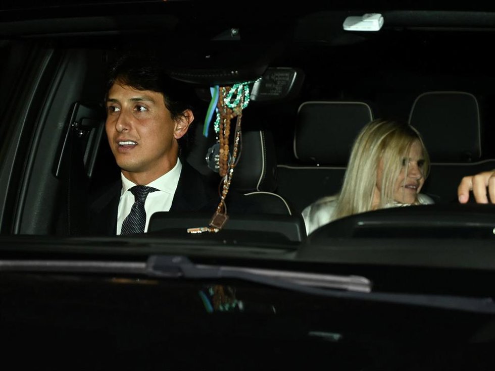 Eugenia Martínez de Irujo, por primera vez públicamente con el novio de su hija, Andrés Roca Rey