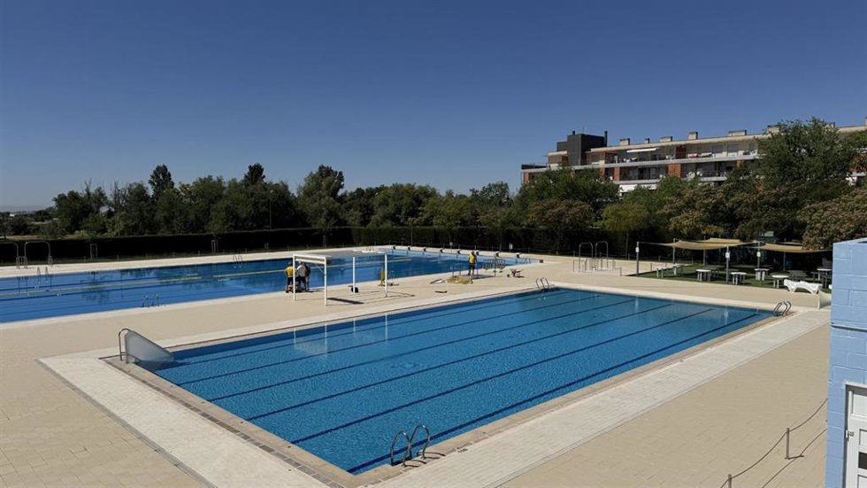 Imagen de archivo de una piscina