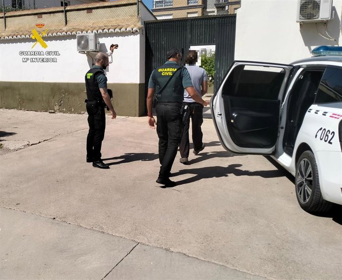 Trabajador detenido por la Guardia Civil