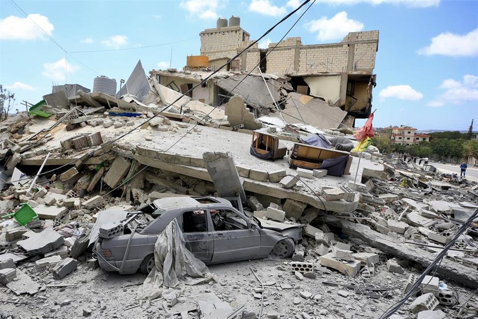 Edificios destruidos en la localidad de Deir Qanun en Nahr, en el sur de Líbano, a causa de bombardeos del Ejército de Israel (archivo)