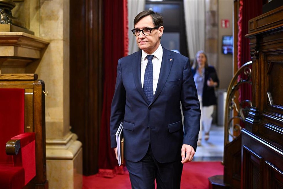 El presidente de la Generalitat, Salvador Illa, a su llegada a una sesión de control al Govern, en el Parlament de Catalunya, a 17 de junio de 2026, en Barcelona, Catalunya (España). Además de sesión de control al presidente de la Generalitat, Salvador Il
