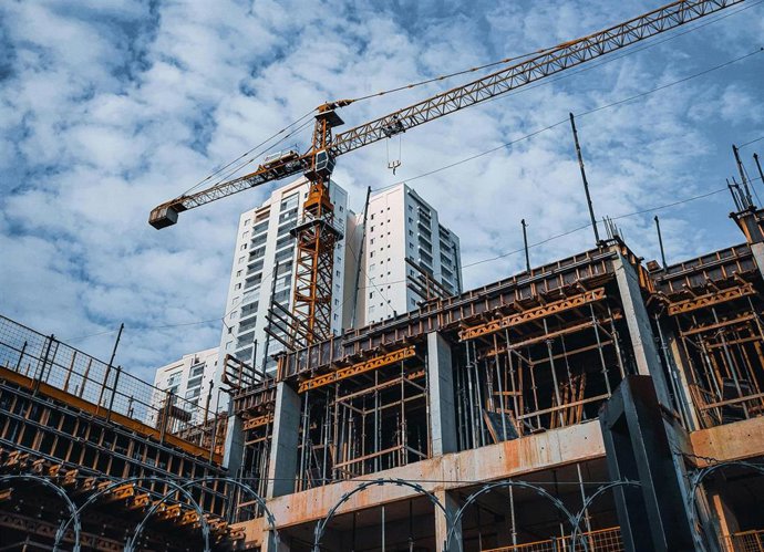 Archivo - Vivienda en construcción