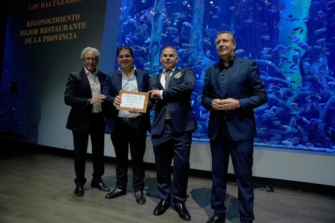 El presidente de la Diputación de Sevilla, Javier Fernández, durante la gala de Hostelería Sevilla