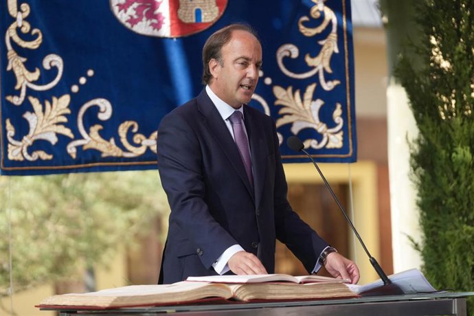 Mañueco preside la toma de posesión de los miembros del Gobierno de la XII Legislatura de Castilla y León
