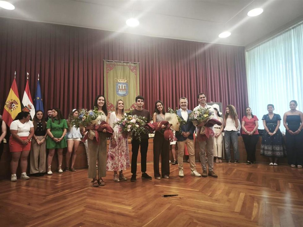 Archivo - Judith Duro de Francisco y David Schubert Yáñez, vendimiadora y vendimiador de las fiestas de San Mateo 2025