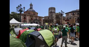Plataforma en defensa de l'ensenyament acaba curs amb una "festa reivindicativa" que demana seguir la negociació