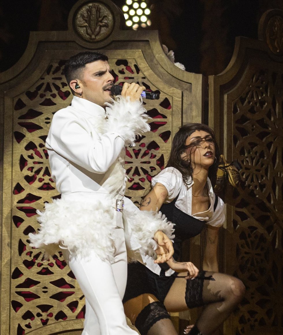 Archivo - El cantante Rodrigo Cuevas, durante un concierto en el Pabellón de la Magdalena, a 24 de abril de 2026, en Avilés, Asturias (España). Rodrigo Cuevas presenta “La belleza”, un espectáculo basado en folclore y vanguardia que celebra la tradición