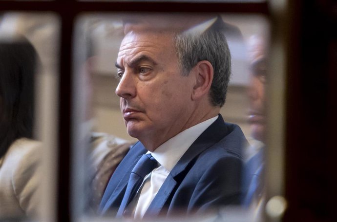 Archivo - El expresidente del Gobierno José Luis Rodríguez Zapatero participa en ‘Los Desayunos del Ateneo’, en el Ateneo de Madrid, a 3 de noviembre de 2025, en Madrid (España).