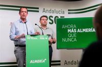 El PSOE expedienta a los ediles de Carboneras (Almería) por posponer el acuerdo para anular la licencia del Algarrobico