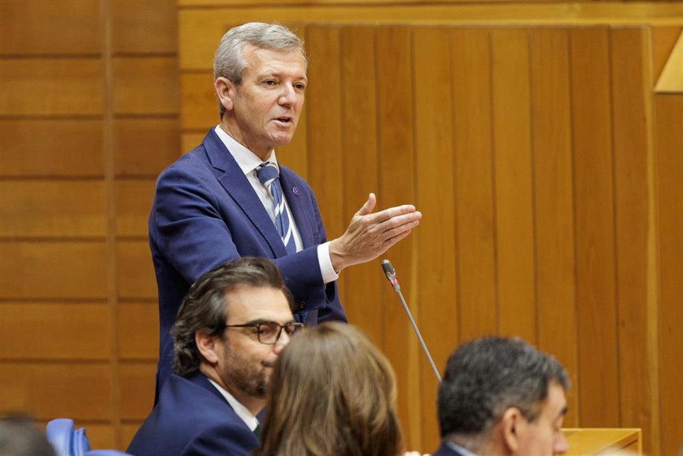 El presidente de la Xunta, Alfonso Rueda, durante la sesión de control.