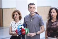 Maíllo afirma que Moreno está "pactando con total opacidad" con Vox porque le "da vergüenza lo que está acordando"