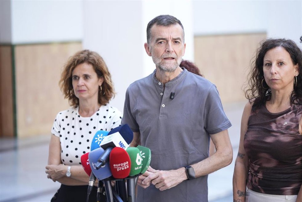El portavoz del gurpo parlamentario Por Andalucía, Antonio Maíllo, en una atención a los medios, tras la sesión constitutiva del Parlamento que se desarrolló el pasado jueves. A 17 de junio de 2026 en Sevilla (Andalucía, España). El coordinador federal de