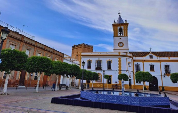 Archivo - Plaza de España de La Algaba en foto de recurso