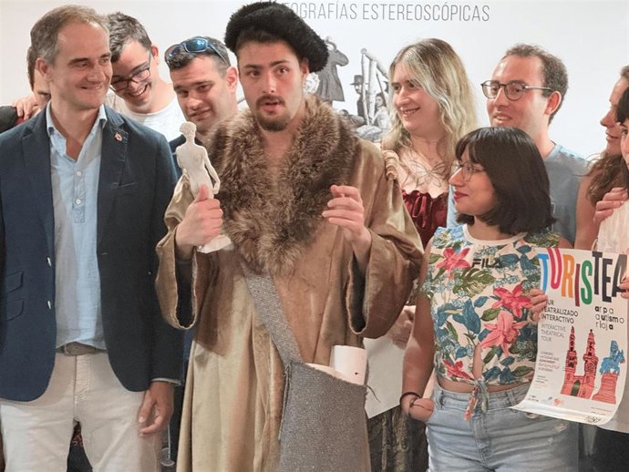 ARPA Autismo Rioja estrena una ruta turística virtual y teatralizada protagonizada por el genio Miguel Ángel