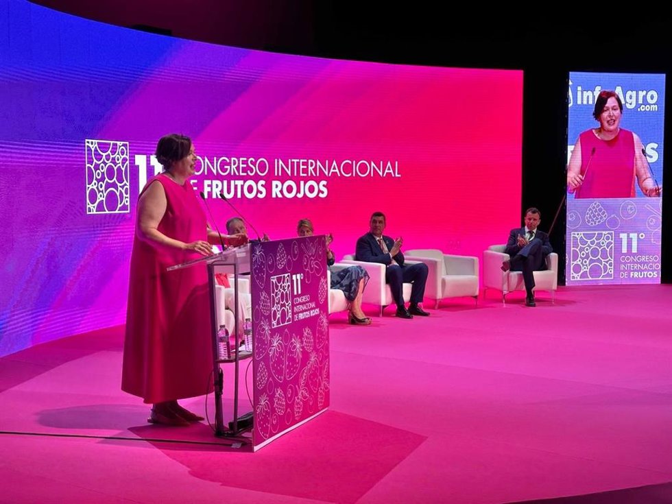 La secretaria de Estado de Agricultura y Alimentación, Begoña García Bernal, en el Congreso de los Frutos Rojos.