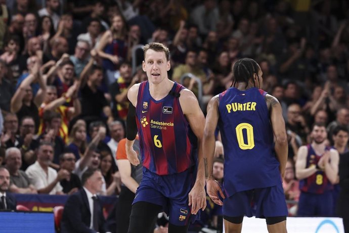 Jan Vesely, del Barça, en un partido de 'Playoff' de la Liga Endesa 2025/26 en el Palau Blaugrana