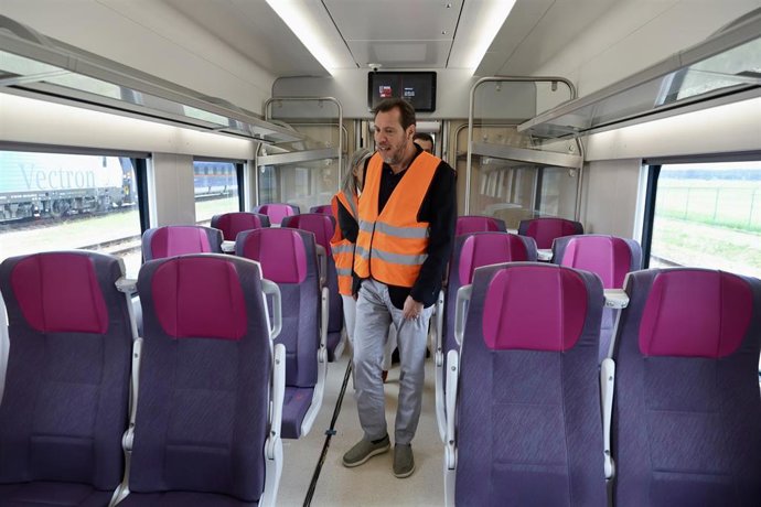 El ministro de Transportes y Movilidad Sostenible, Óscar Puente, en Republica Checa para supervisar las pruebas de 70 nuevos trenes adquiridos por Renfe, a 17 de junio de 2026.