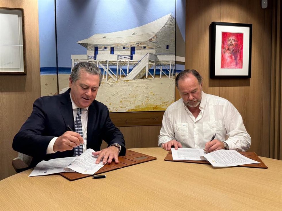 El Vicedecano Del ICAS, José Manuel Sánchez Carrillo, Y El Presidente De Caja Rural Del Sur, José Luis García-Palacios Álvarez, Renuevan Su Convenio De Colaboración