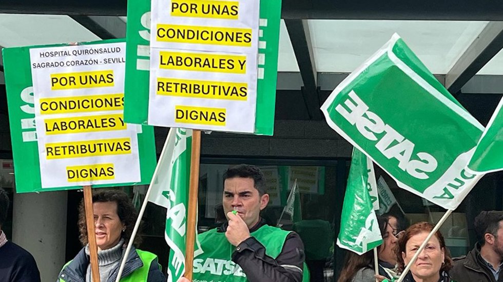 Protesta del sindicato Satse para exigir mejoras en el convenio colectivo de la sanidad privada en la provincia