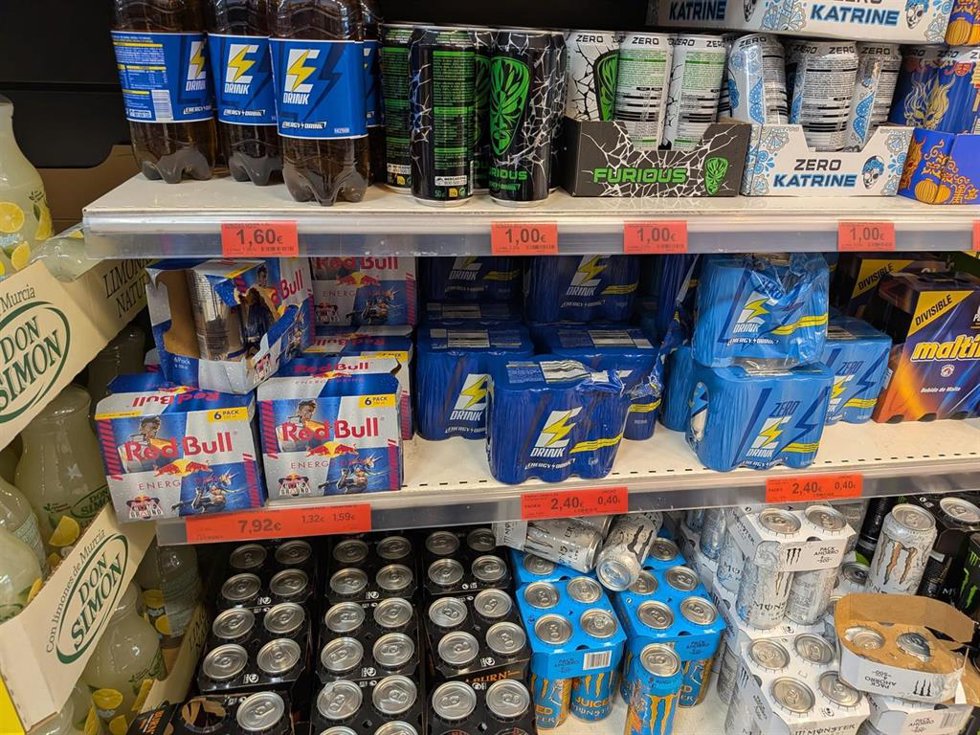 Archivo - Bebidas energéticas