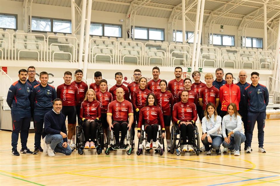 Archivo - Imagen de una concentración del Equipo Cofidis de Promesas Paralímpicas de Ciclismo