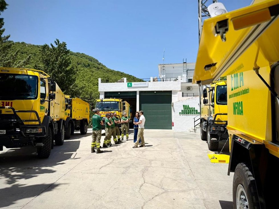 Visita al Subcentro de Defensa Forestal de Caño Quebrado para conocer las nuevas autobombas.