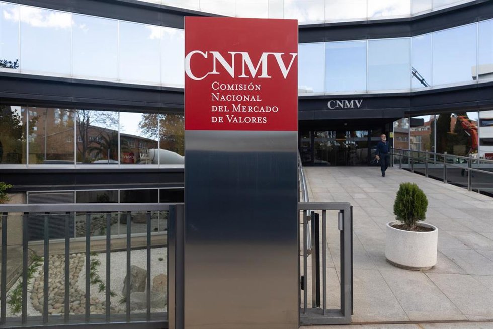 Archivo - Exterior de la sede de la Comisión Nacional del Mercado de Valores (CNMV).