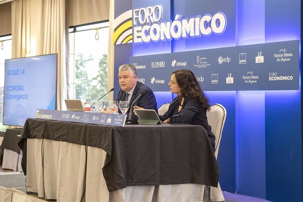El Consejero De Economía, Hacienda, Fondos Europeos Y Financiación Autonómica, Luis Ángel Agüeros, Interviene En El Foro Económico De El Diario Montañés