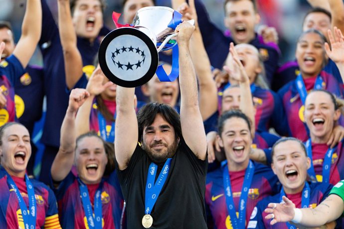 May 23, 2026, Oslo, Norway, Norway: OSLO, NORWAY - MAY 23: Head coach of Barcelona, Pere Romeu celebrate after winning the UEFA Womens Champions League final match between Barcelona and OL Lyonnes at Ullevaal Stadium on May 23, 2026 in Oslo, Norway.,Image