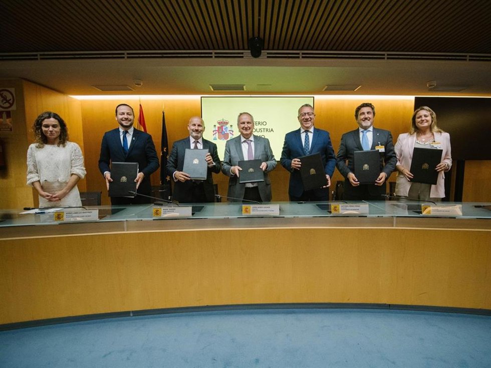 La delegada de Turismo y Cultura, Angie Moreno, participa en Madrid en la firma del 'Memorando de Entendimiento' suscrito entre el Ministerio de Industria y Turismo y varios ayuntamientos