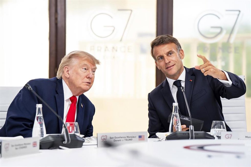 El presidente de EEUU, Donald Trump, y el presidente de Francia, Emmanuel Macron, durante la cumbre del G7 celebrada en Évian-les-Bains, Francia.