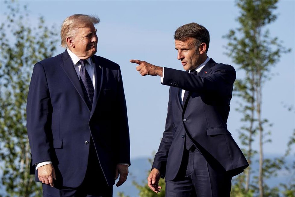 El presidente de Francia, Emmanuel Macron, junto al presidente de EEUU, Donald Trump, durante la cumbre del G7 en Évian. 